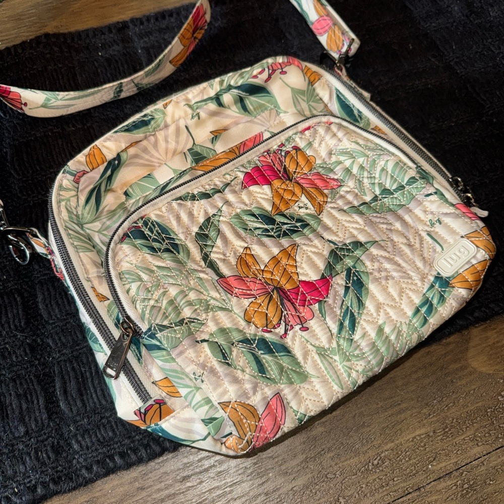 Lug Ranger Floral Print Tropical Multi-Pocket Travel Crossbody Purse Lily Sand - Picture 2 of 9
